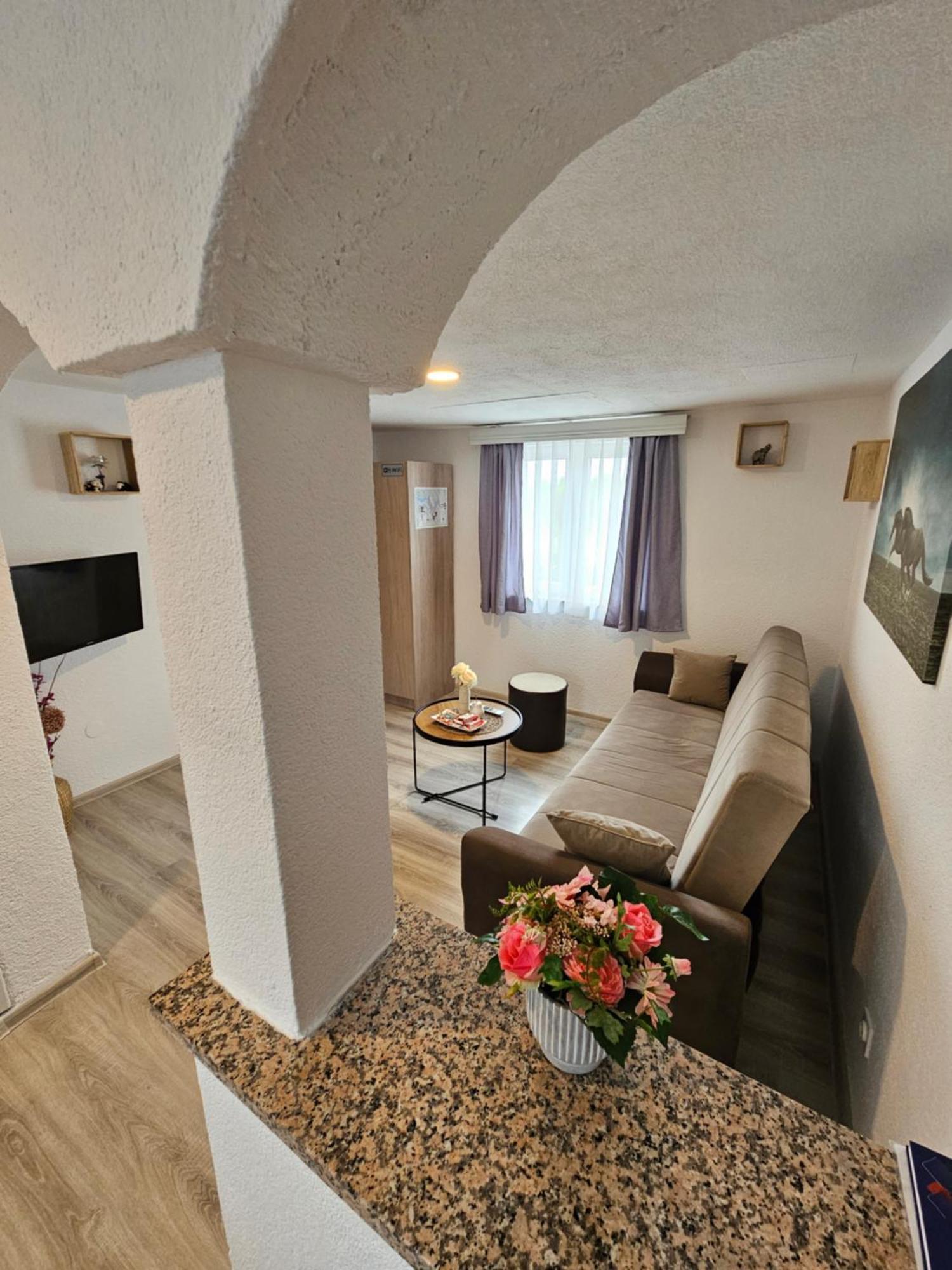Apartments Luka Rakovica Eksteriør billede